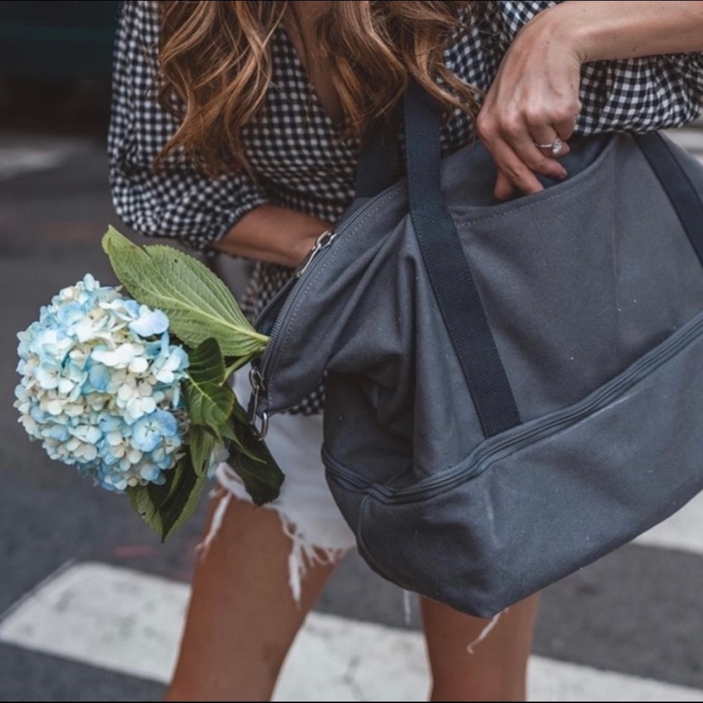 Lo & Sons Catalina Deluxe Tote in Midnight Ash - Picture 2 of 10